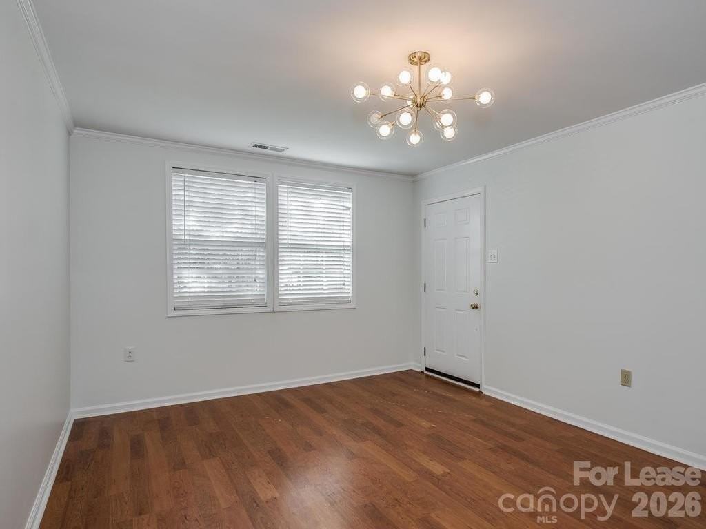 5111 Valley Stream Rd - Photo 5 of 18