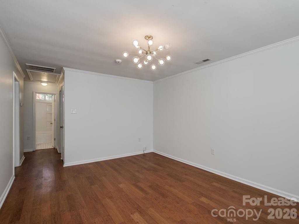 5111 Valley Stream Rd - Photo 7 of 18