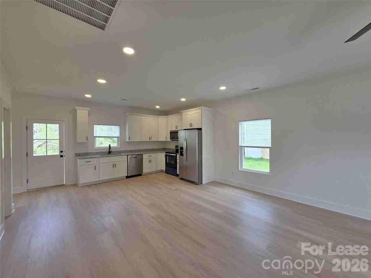 1030 Patton Ave - Photo 3 of 13