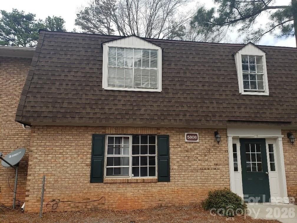 5808 Hunting Ridge Ln Apt J - Photo 2 of 10