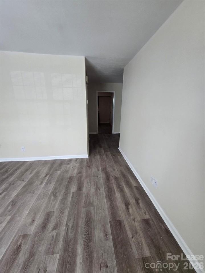 5808 Hunting Ridge Ln Apt J - Photo 5 of 10