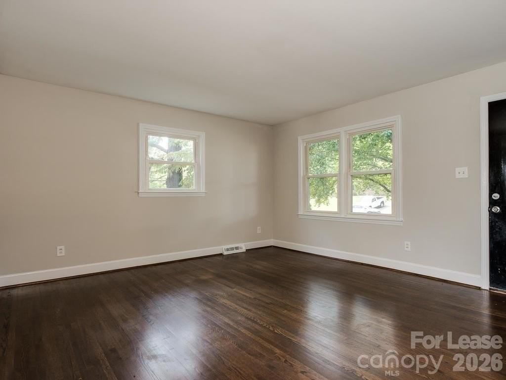 6827 Woodstream Dr - Photo 4 of 20