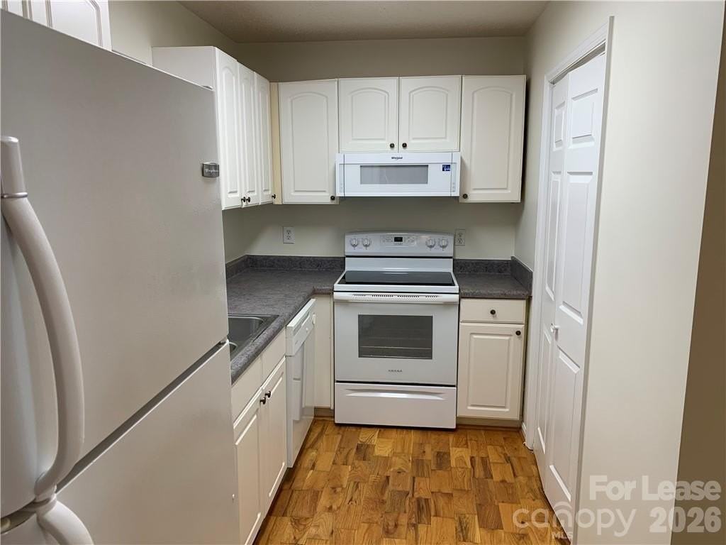 7469 Katherine Dr - Photo 6 of 24