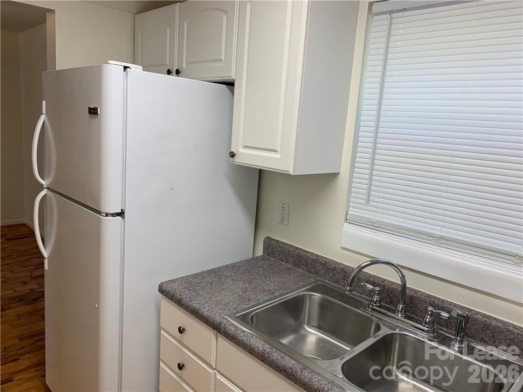 7469 Katherine Dr - Photo 7 of 24