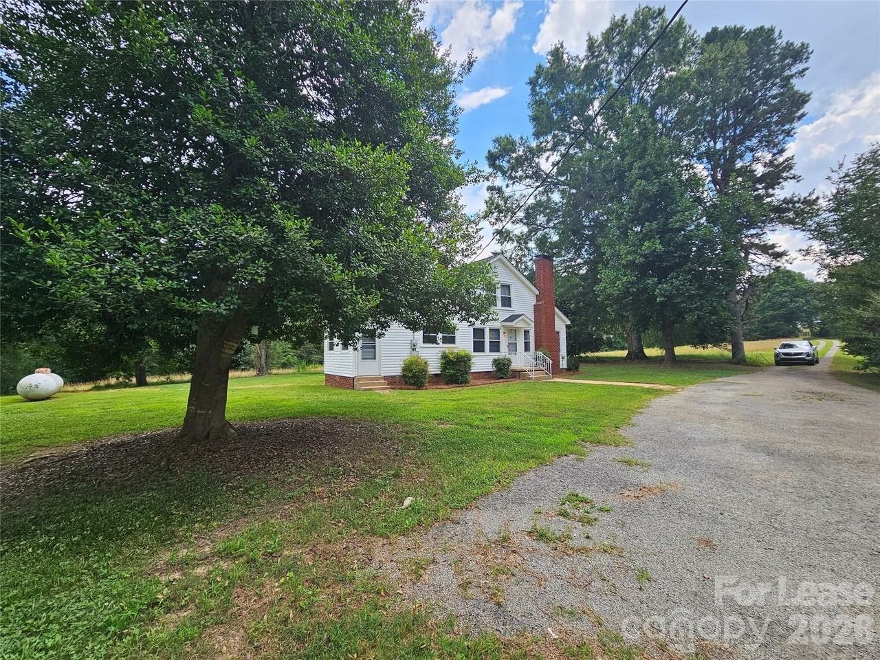 1129 Costner Rd - Photo 3 of 16