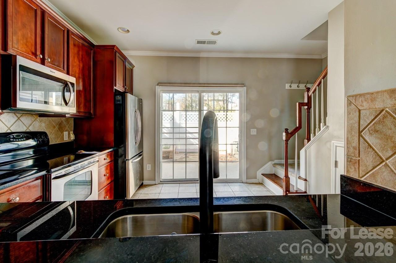 417 River Park Rd - Photo 4 of 16