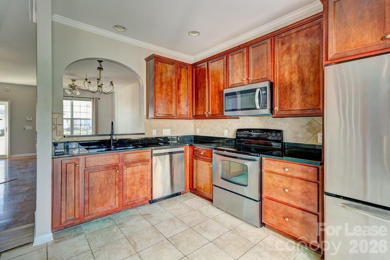 417 River Park Rd - Photo 5 of 16