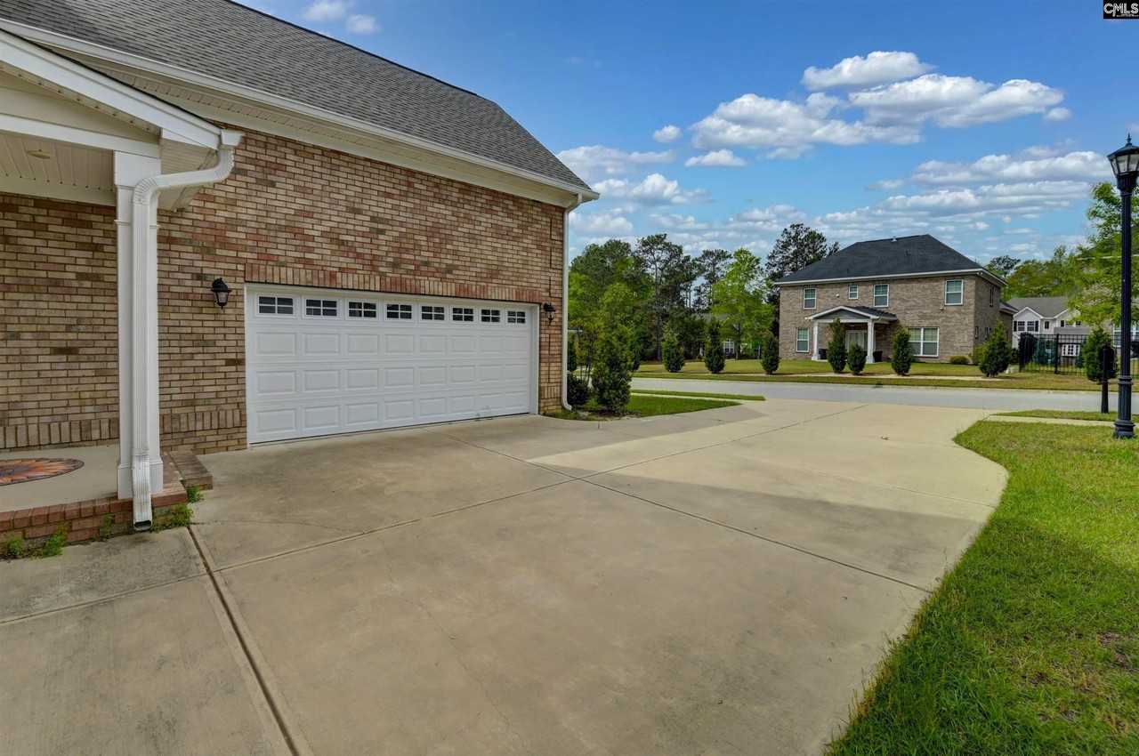 825 Hidden Point Dr - Photo 3 of 50