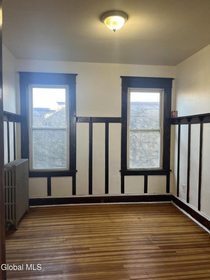 154 Spring St #2 - Photo 4 of 24