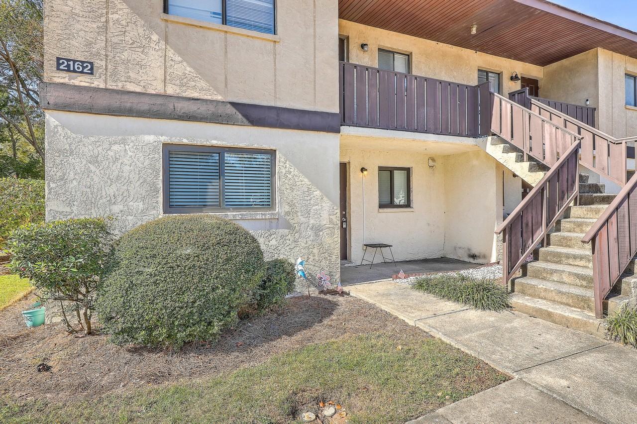 2162 Bees Ferry Rd Apt A - Photo 3 of 31