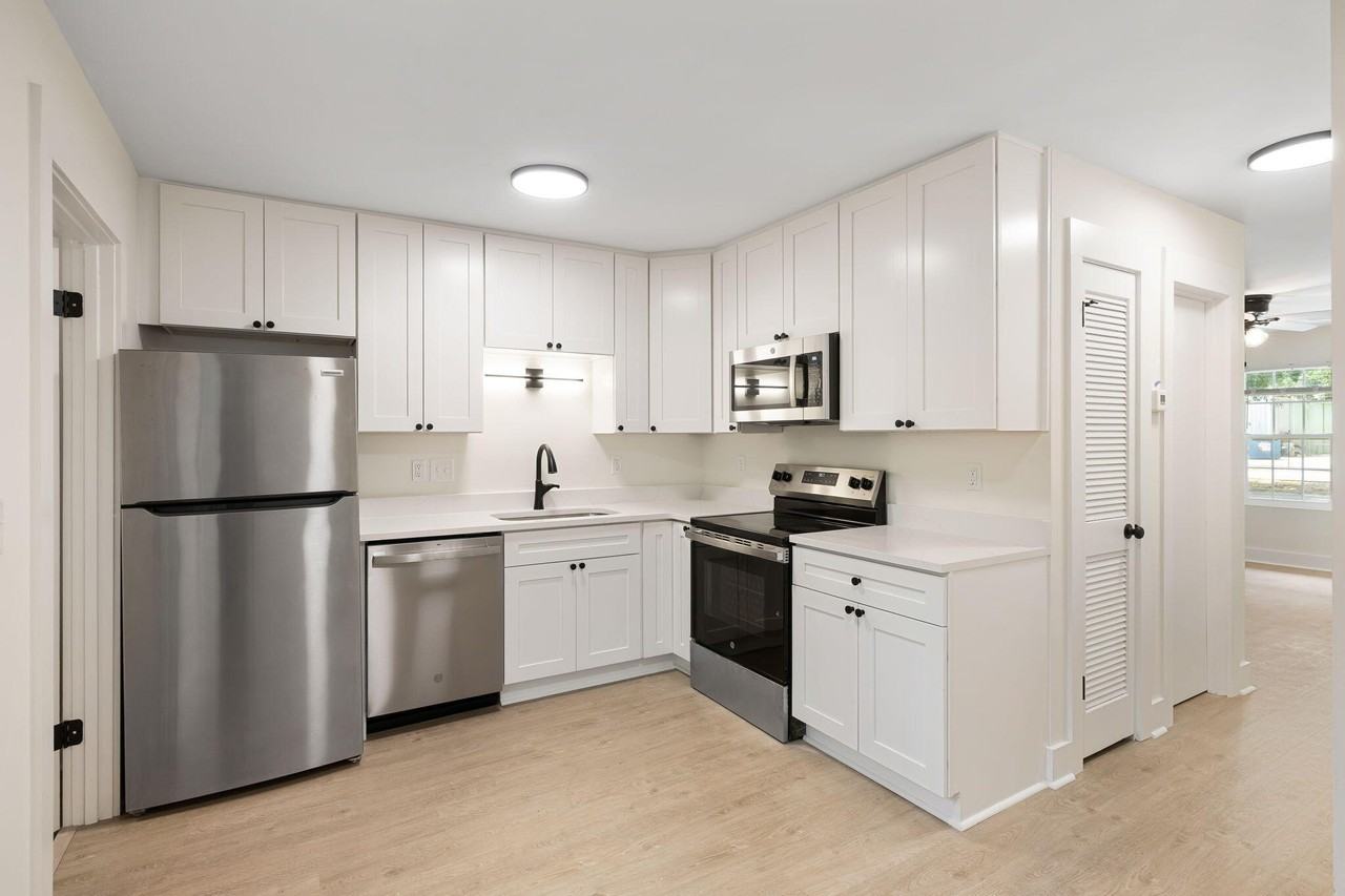 270 Fleming Rd #C - Photo 4 of 10