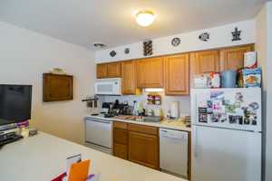 featured image of 499 W Lancaster Ave