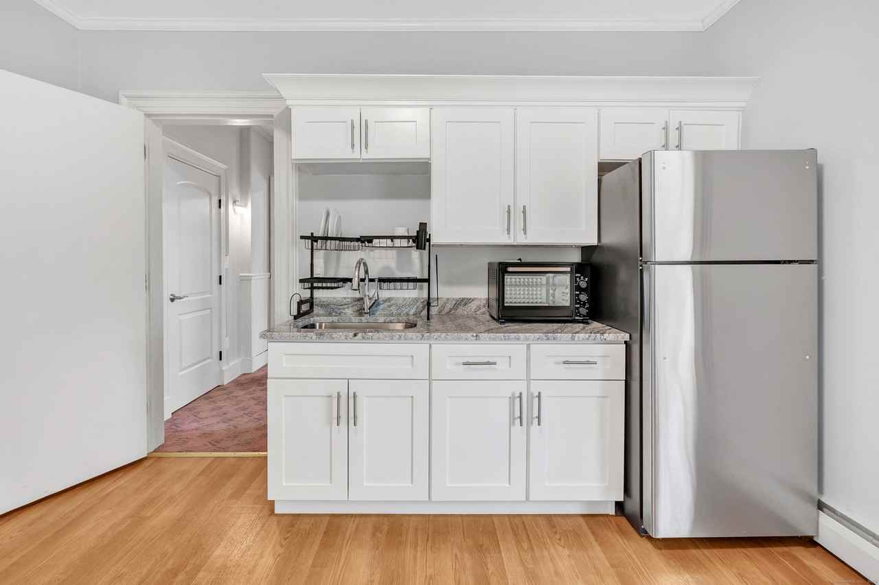 292 Coram Ave - Photo 2 of 16