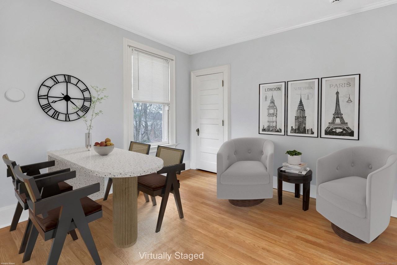 292 Coram Ave - Photo 3 of 16