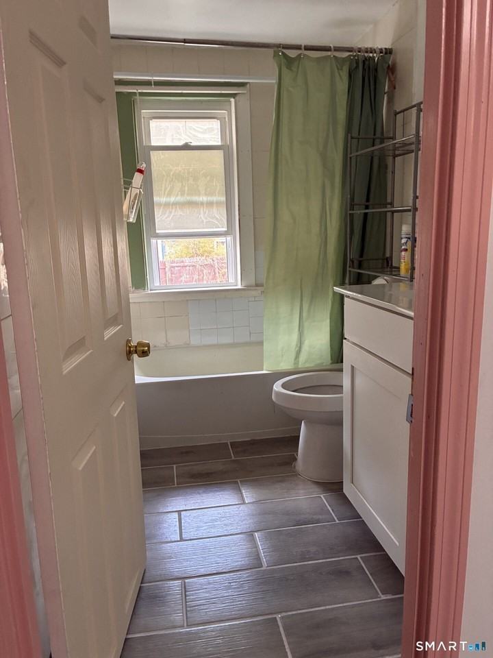 440 Main St #B - Photo 2 of 5