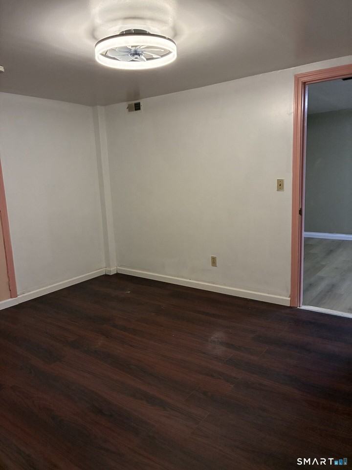 440 Main St #B - Photo 3 of 5