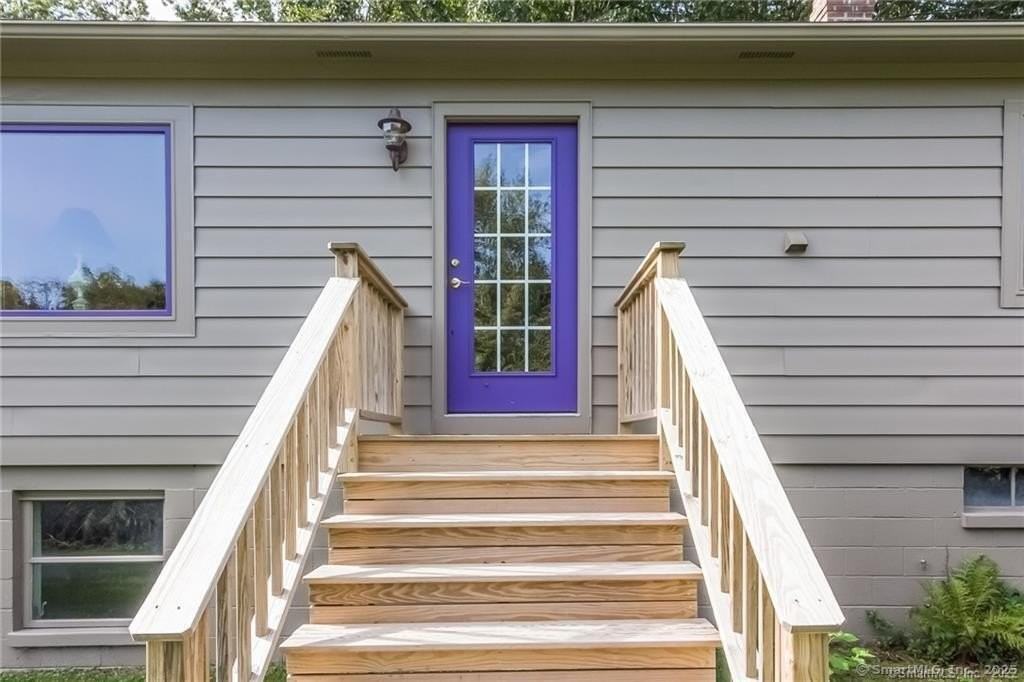 54 Jacobs Ln - Photo 2 of 33