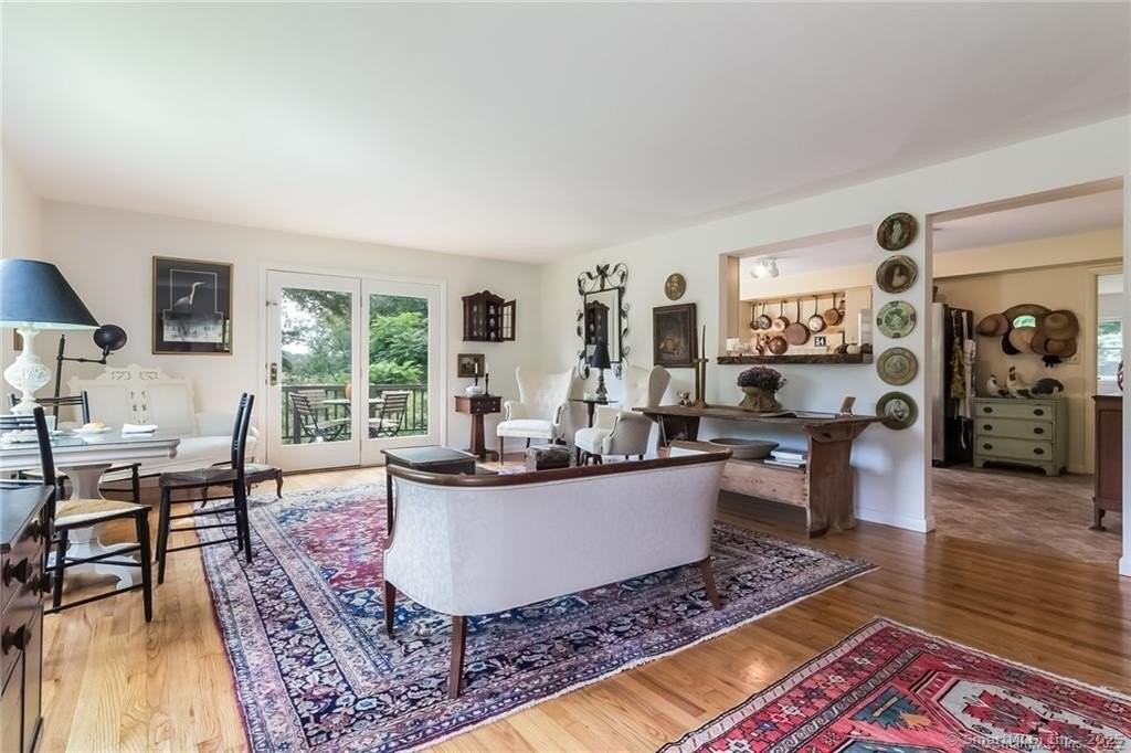 54 Jacobs Ln - Photo 5 of 33