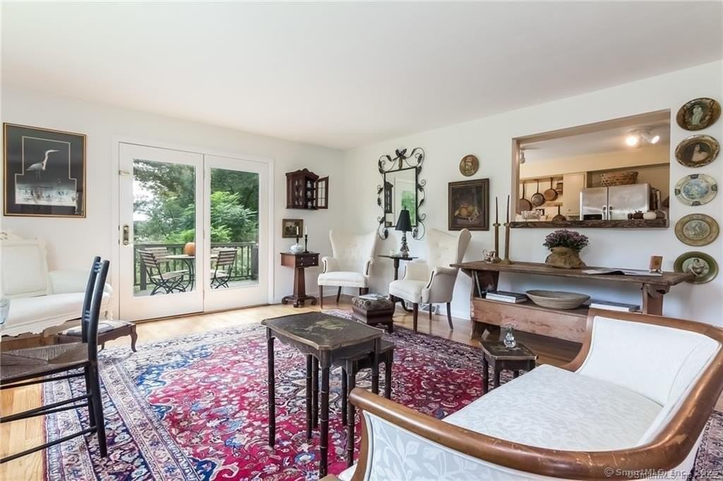 54 Jacobs Ln - Photo 6 of 33