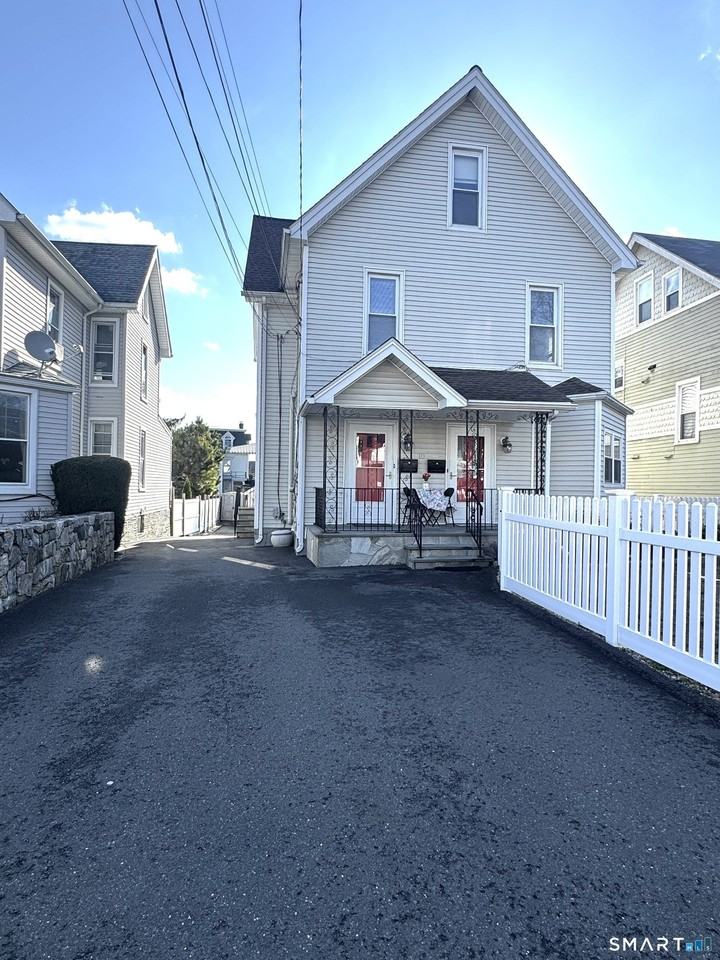 10 Bayview Ave - Photo 2 of 16