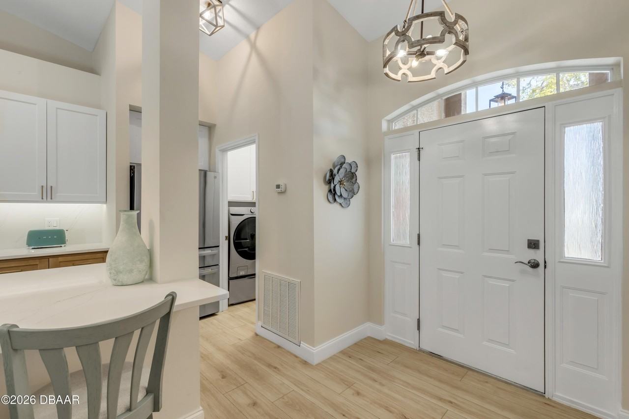 646 S Pine St - Photo 2 of 30