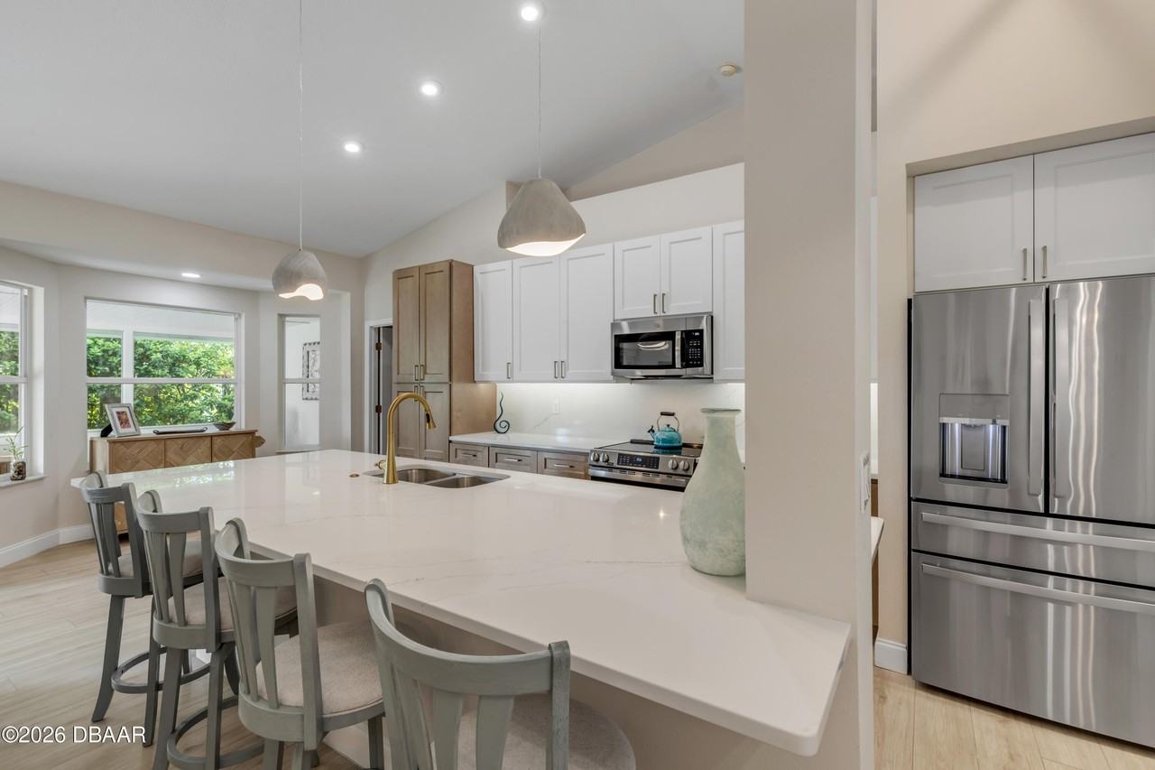 646 S Pine St - Photo 6 of 30