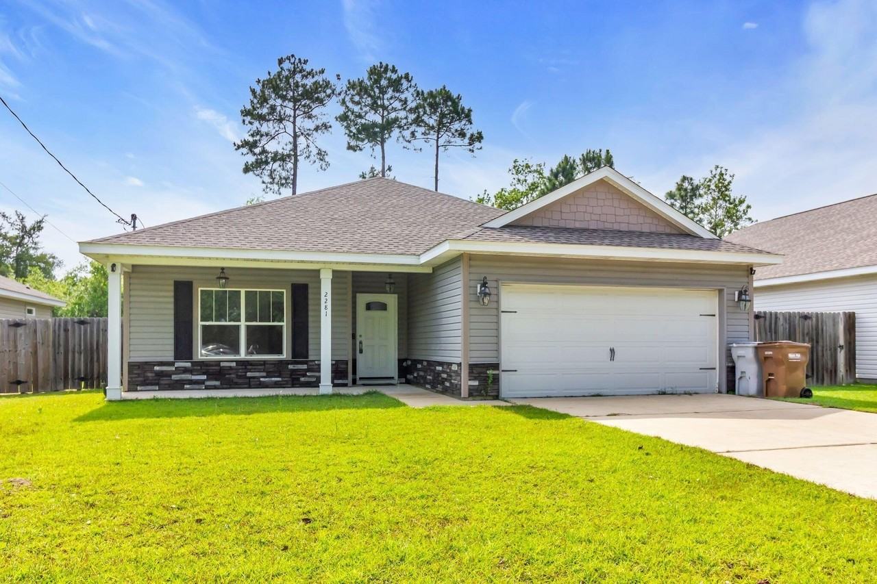 2281 Tom St - Photo 4 of 35