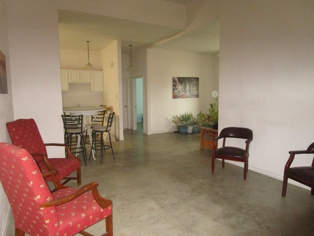 1816 Old Pioneer Rd - Photo 3 of 16