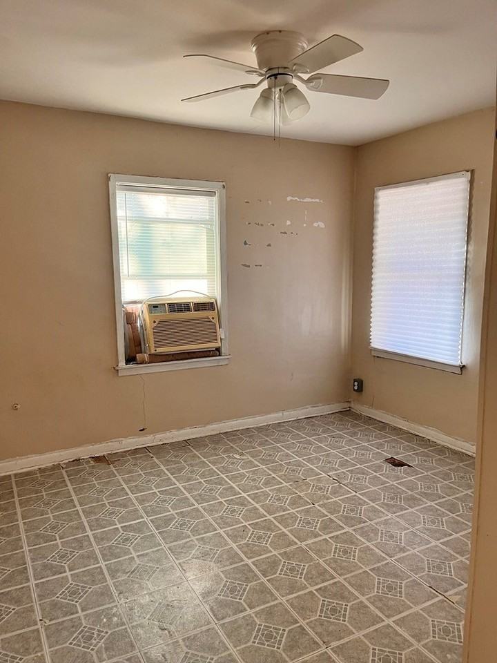 1295 Bryan St - Photo 6 of 10