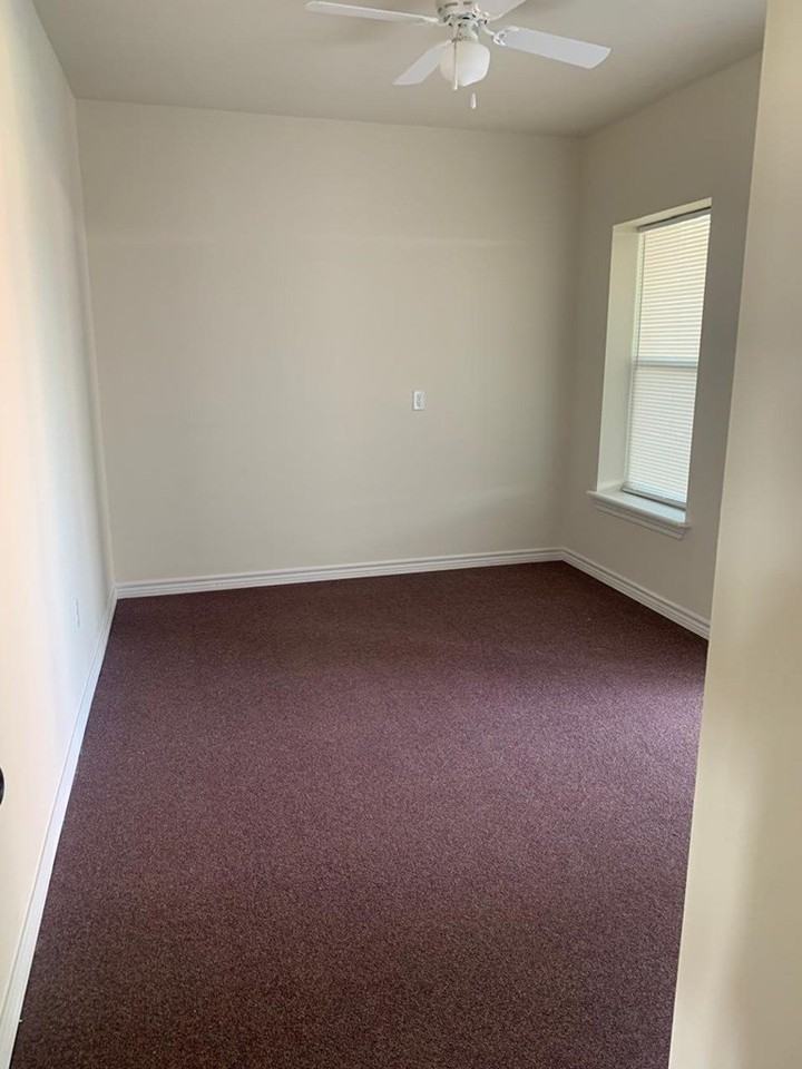 3484 Del Rio Blvd - Photo 3 of 9