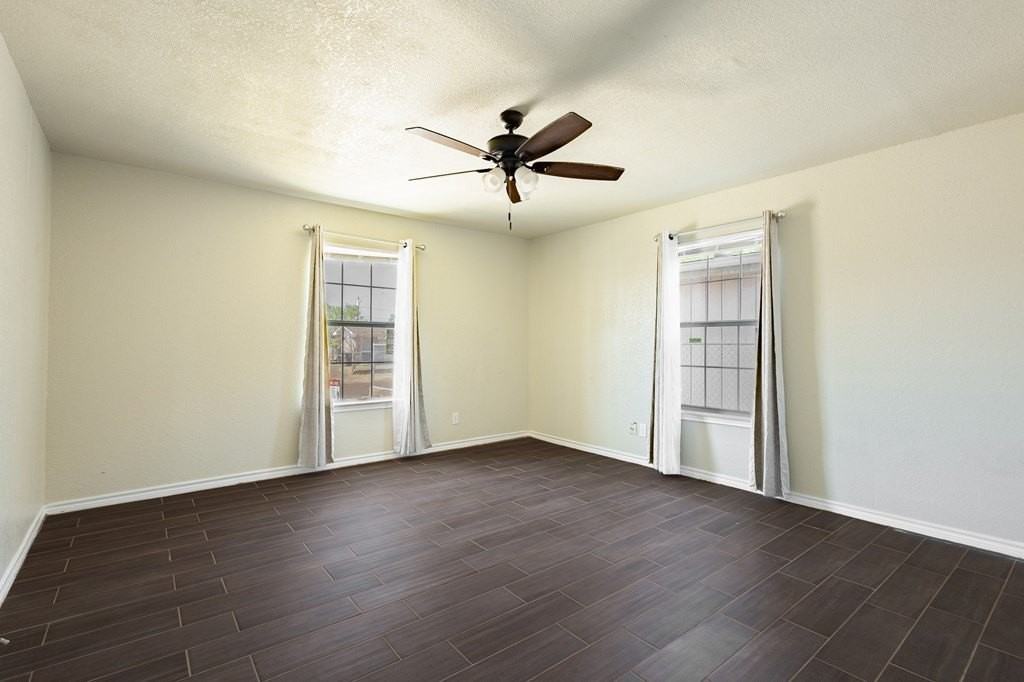 1385 Rivera Dr - Photo 5 of 11