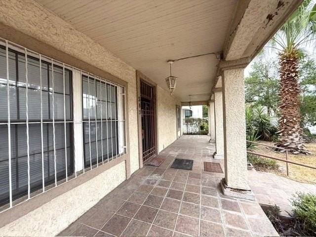 583 N Monroe St - Photo 3 of 23