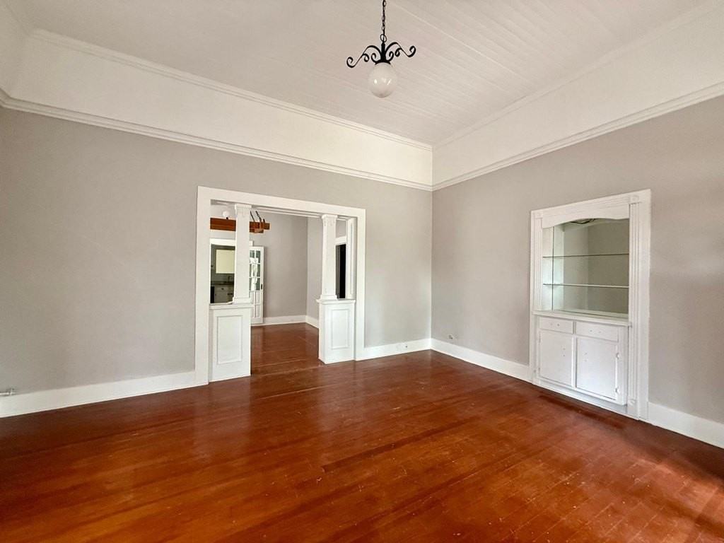 583 N Monroe St - Photo 5 of 23