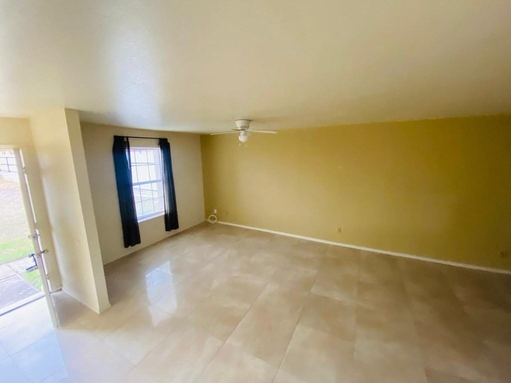 2903 Patzcuaro Dr - Photo 2 of 24