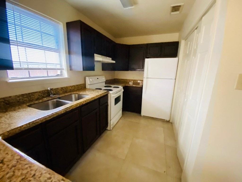 2903 Patzcuaro Dr - Photo 6 of 24