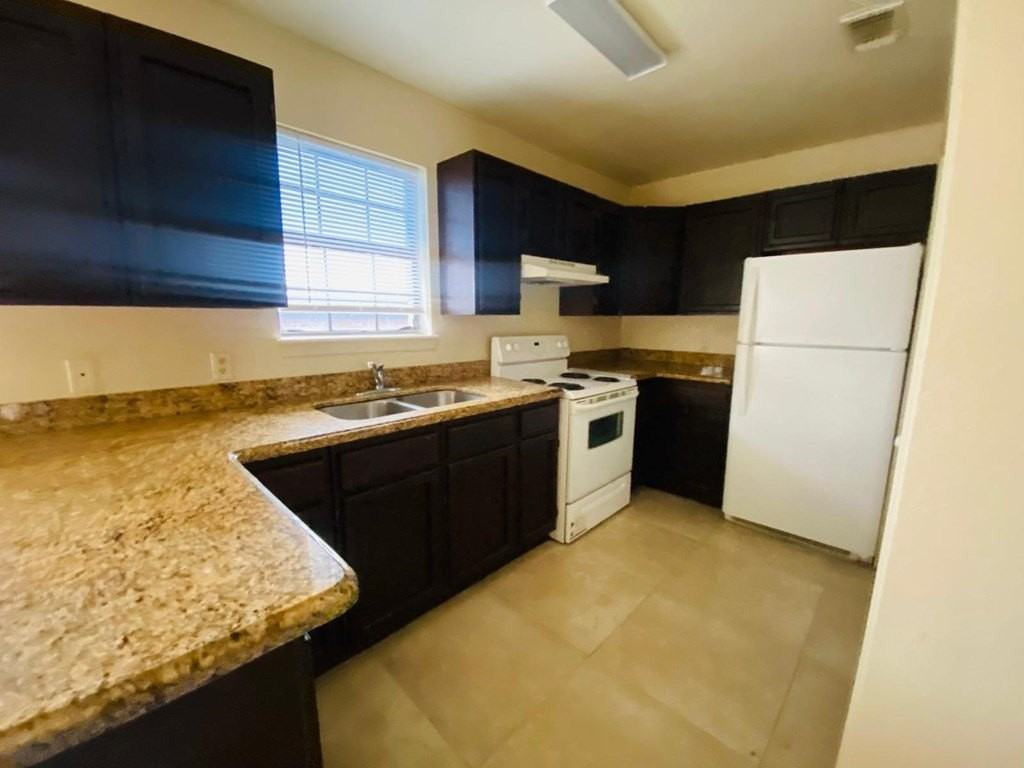 2903 Patzcuaro Dr - Photo 7 of 24