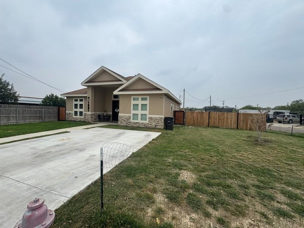 1001 Colon Ln - Photo 2 of 22