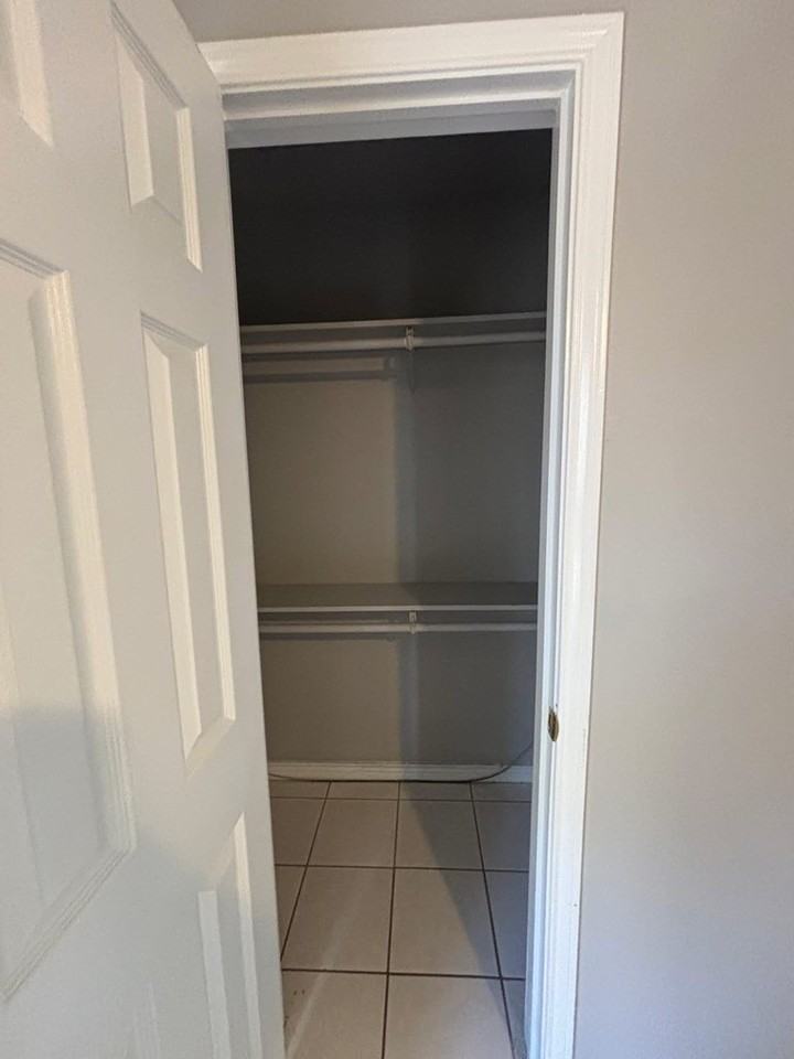 2267 N Veterans Blvd - Photo 5 of 12