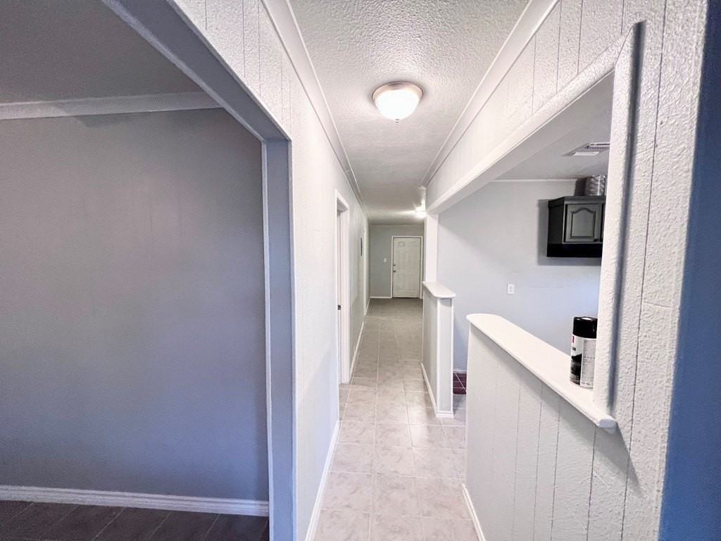 635 Colorado St - Photo 6 of 17