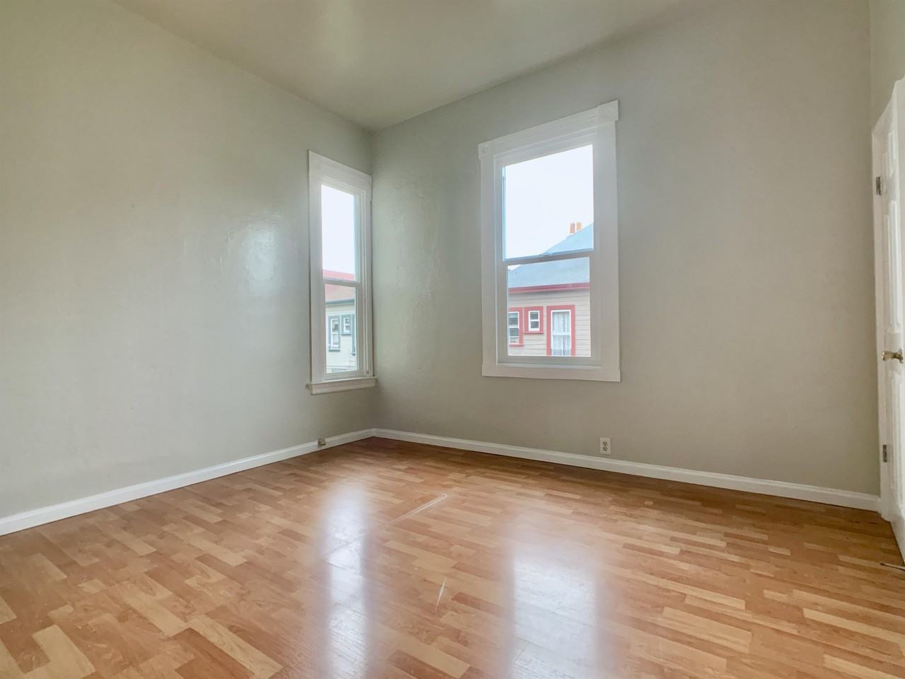 1515 6th St #1 - Photo 5 of 18