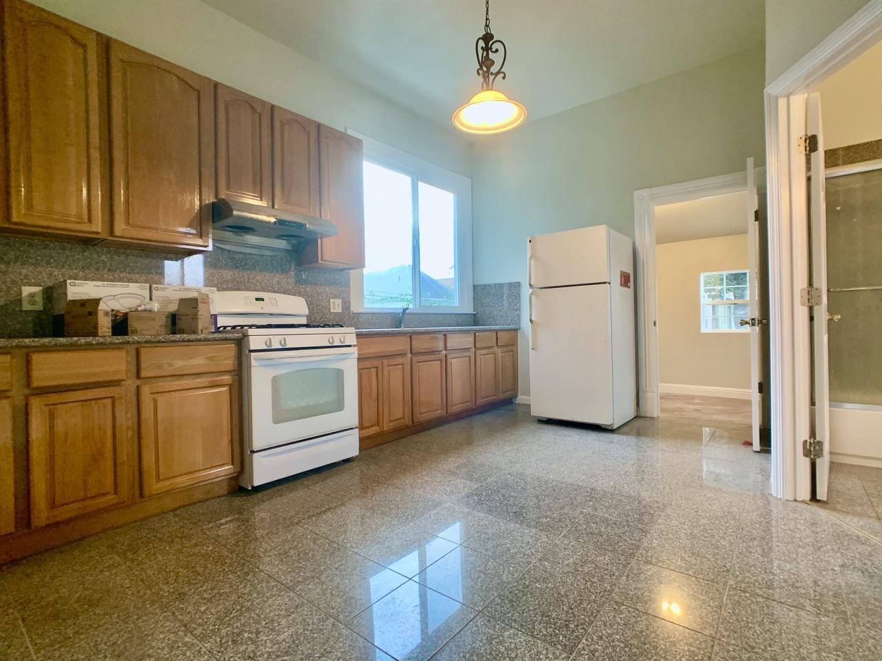 1515 6th St #1 - Photo 7 of 18