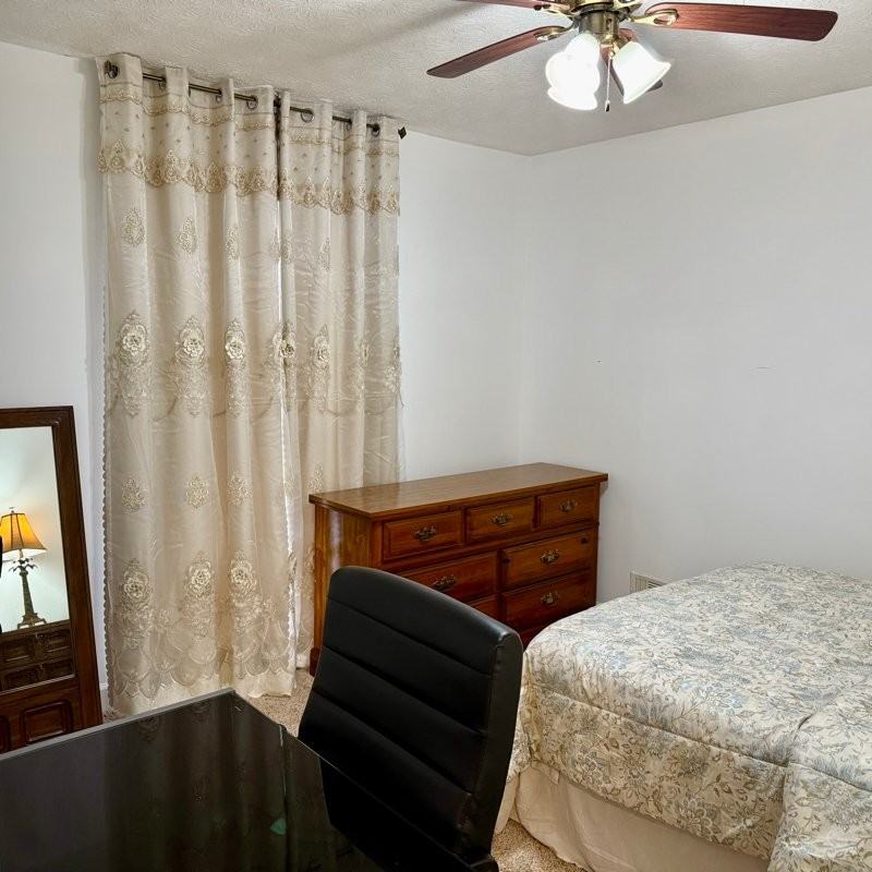 4401 Yorkshire Ct - Photo 2 of 8