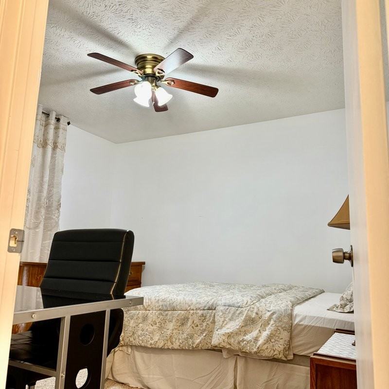 4401 Yorkshire Ct - Photo 4 of 8