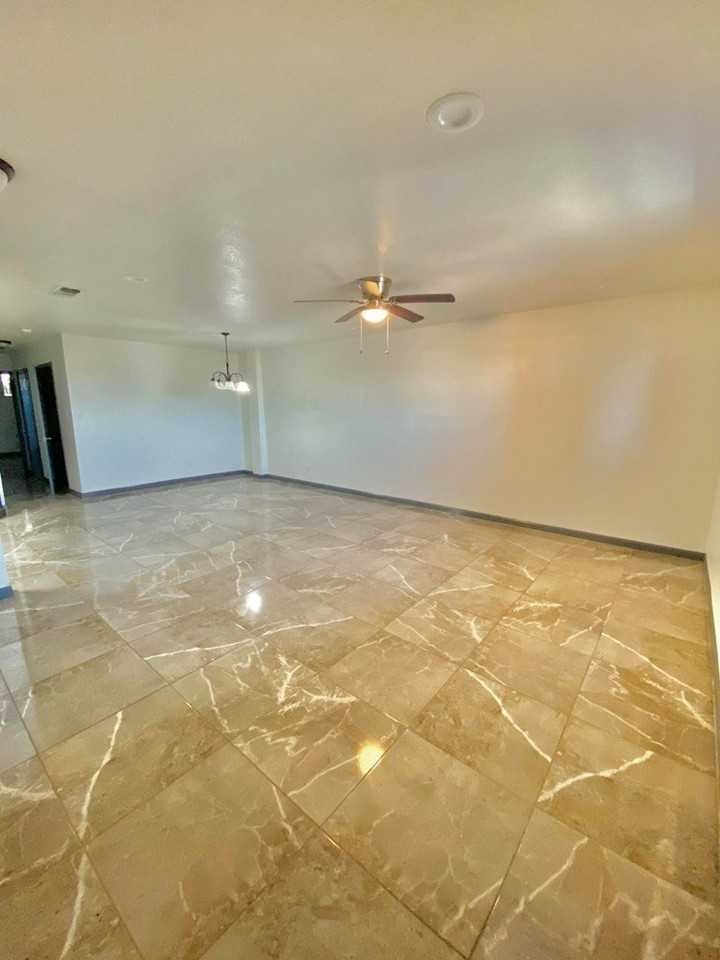 130 N Adams St - Photo 5 of 9