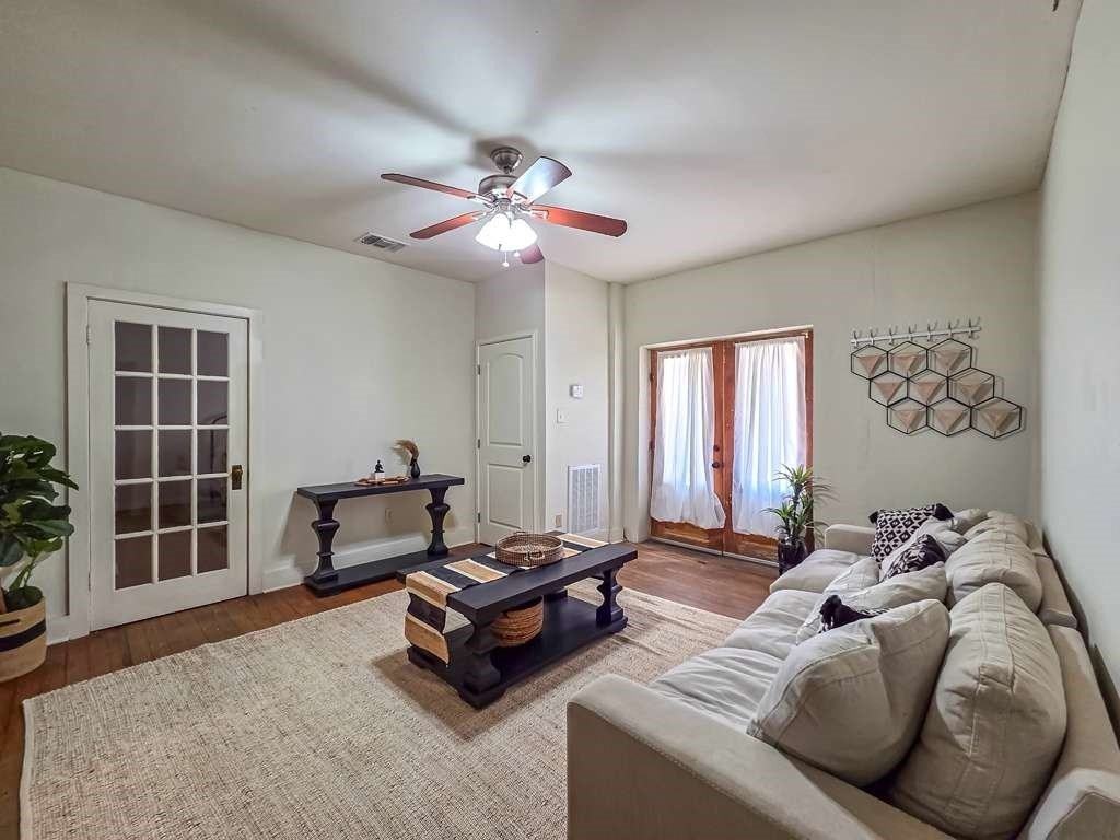 432 Washington St - Photo 4 of 31