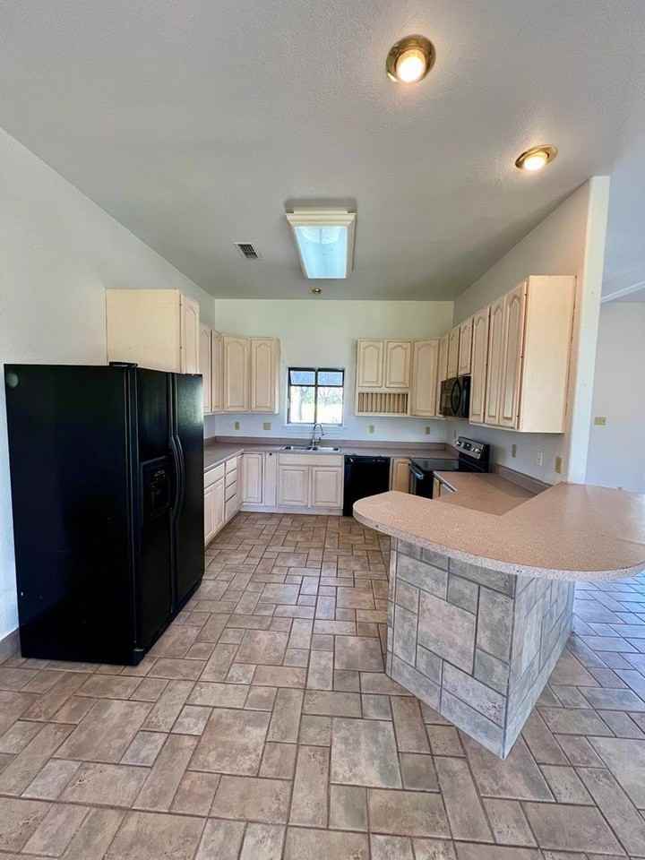 468 Weyrich Farms Rd - Photo 4 of 19