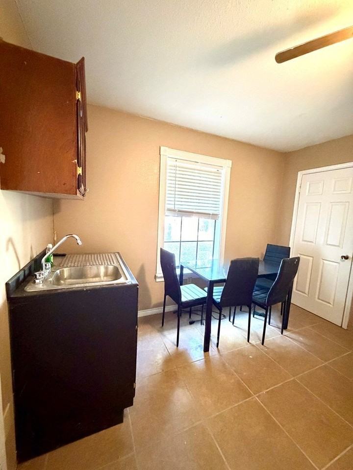 2341 Edna Dr - Photo 3 of 12