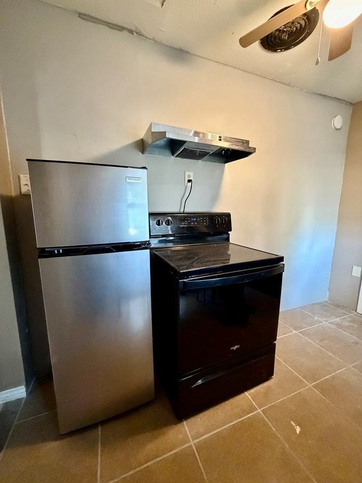 2341 Edna Dr - Photo 5 of 12