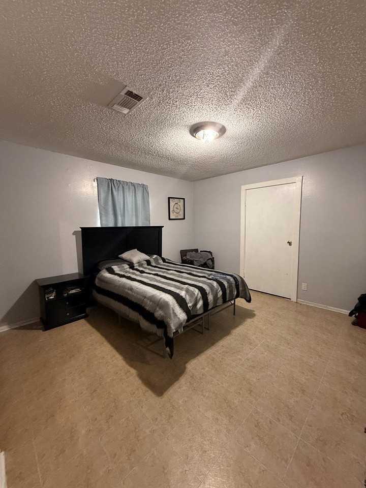 1009 Kiriaka Dr - Photo 7 of 8