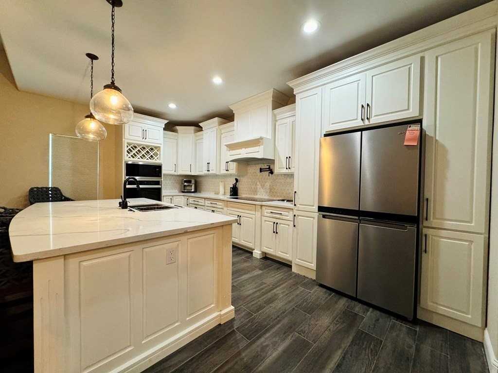 2301 Lemonwood St - Photo 7 of 28